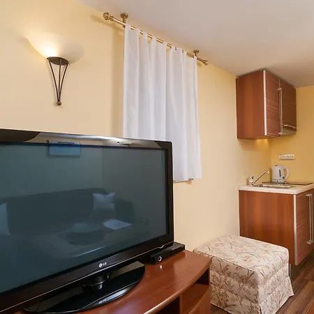 Apartments Larsen Omiš Exterior foto