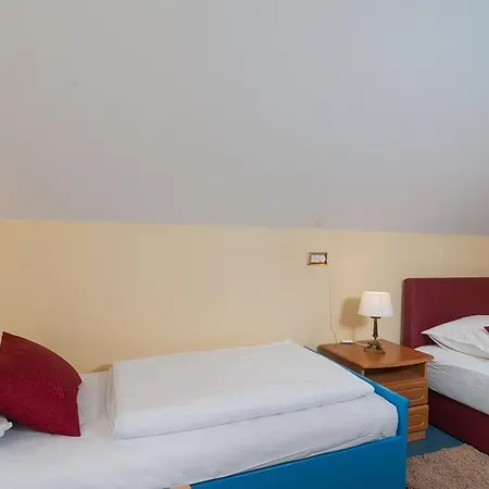 Apartments Larsen Omiš Exterior foto