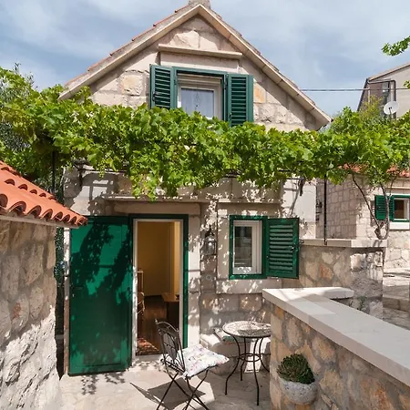 Apartments Larsen Omiš Exterior foto