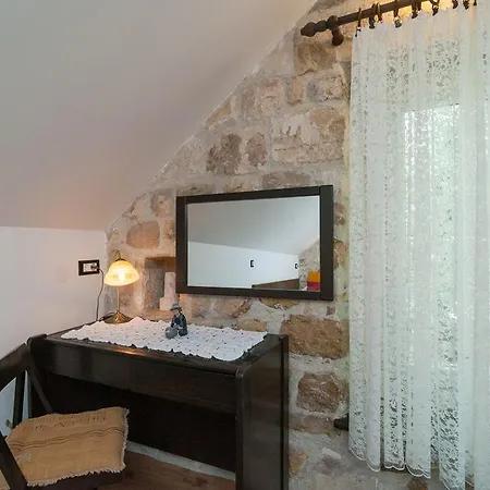 Apartments Larsen Omiš Exterior foto