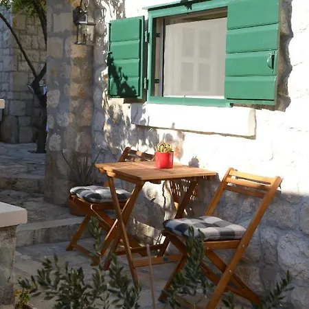 Apartments Larsen Omiš Exterior foto