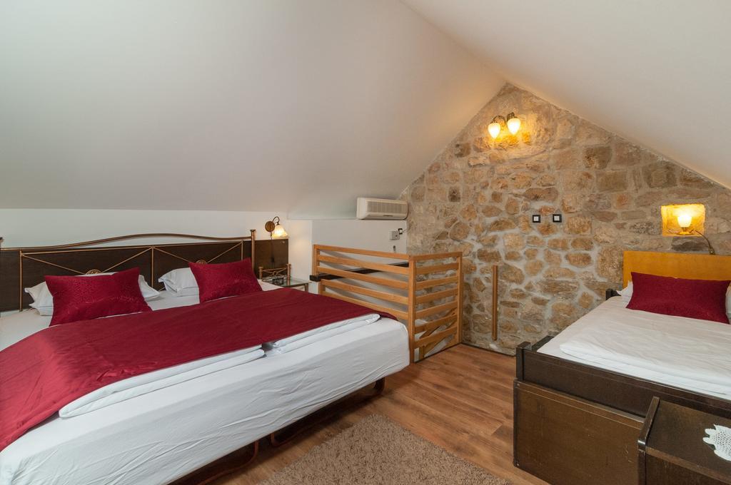 Apartment Larsen Omis